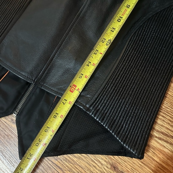 First Classics 100% Leather Vest Size Medium - Picture 10 of 10